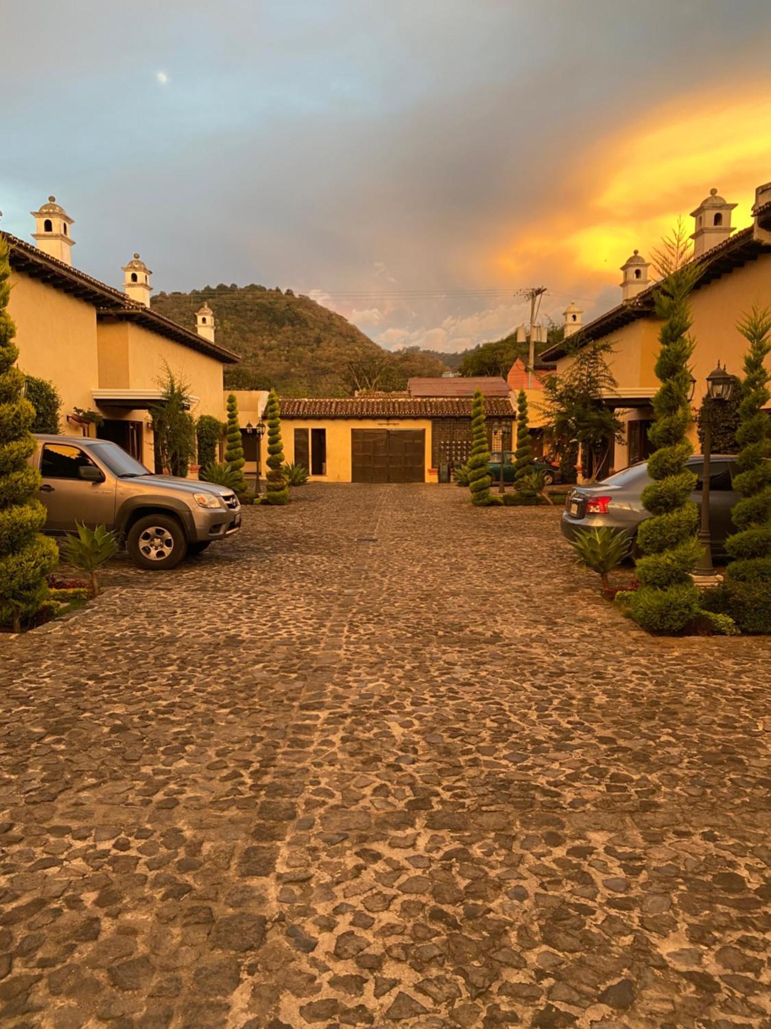 Suite Don Pedro: Hermoso Loft Con Parqueo Gratis! Antigua Bagian luar foto